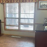 Duluth Inn & Suites Near Spirit Mountain 