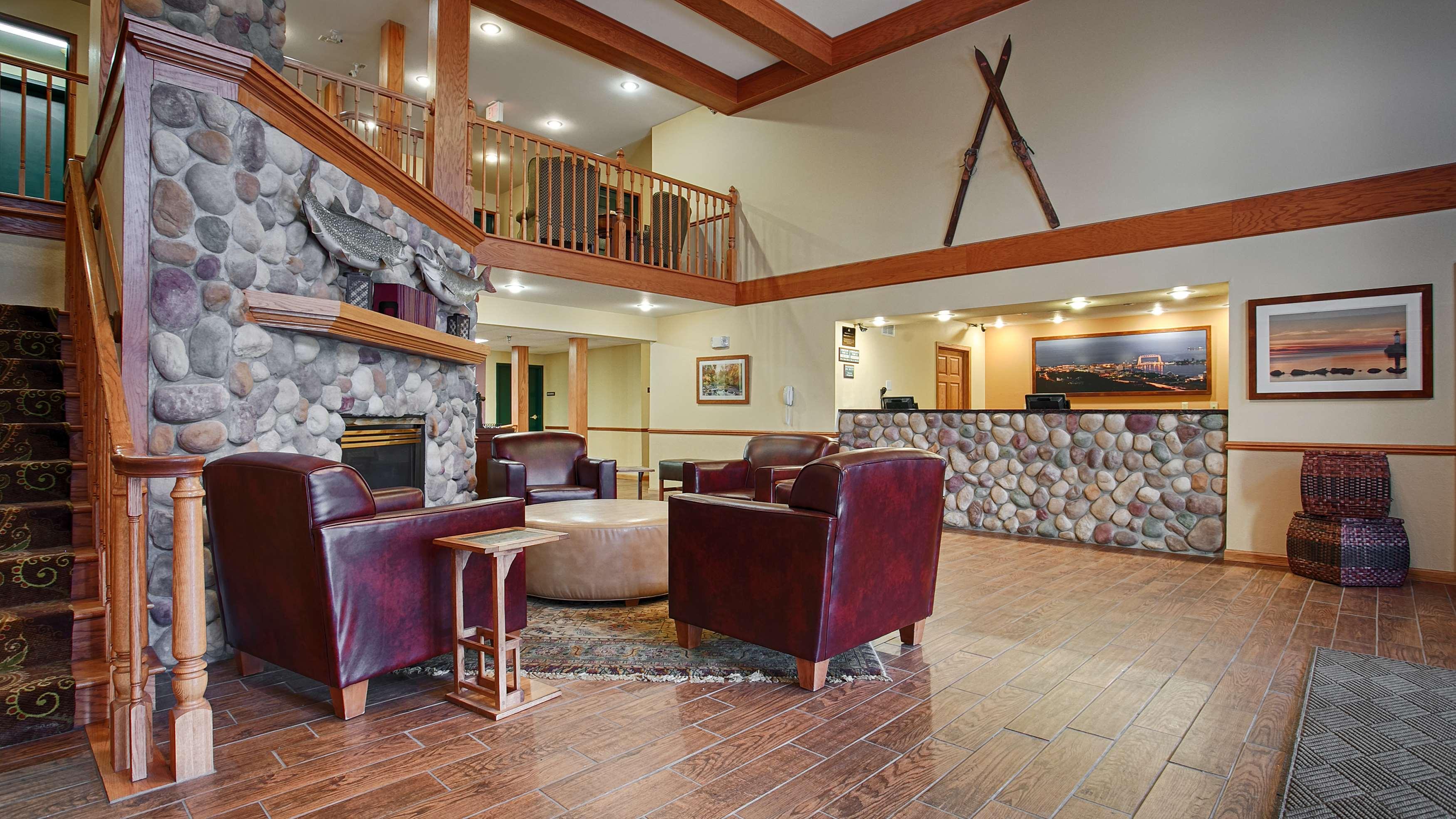 Hotel & Near Spirit Mountain 3*