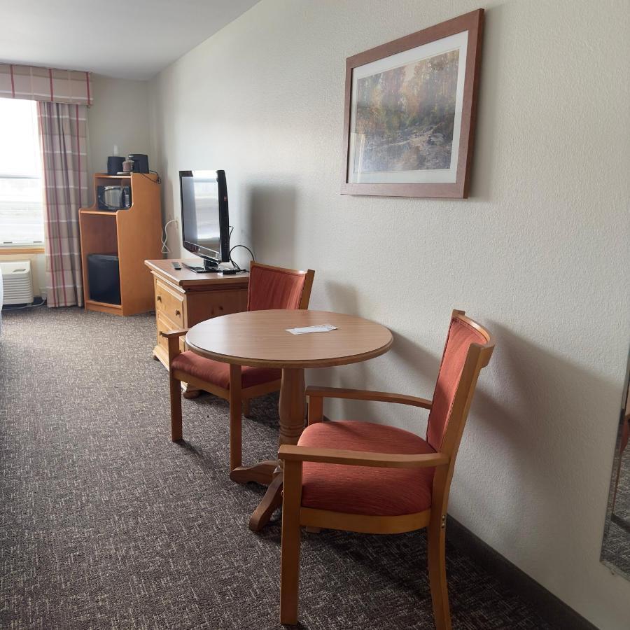 & Near Spirit Mountain Hotel 3*