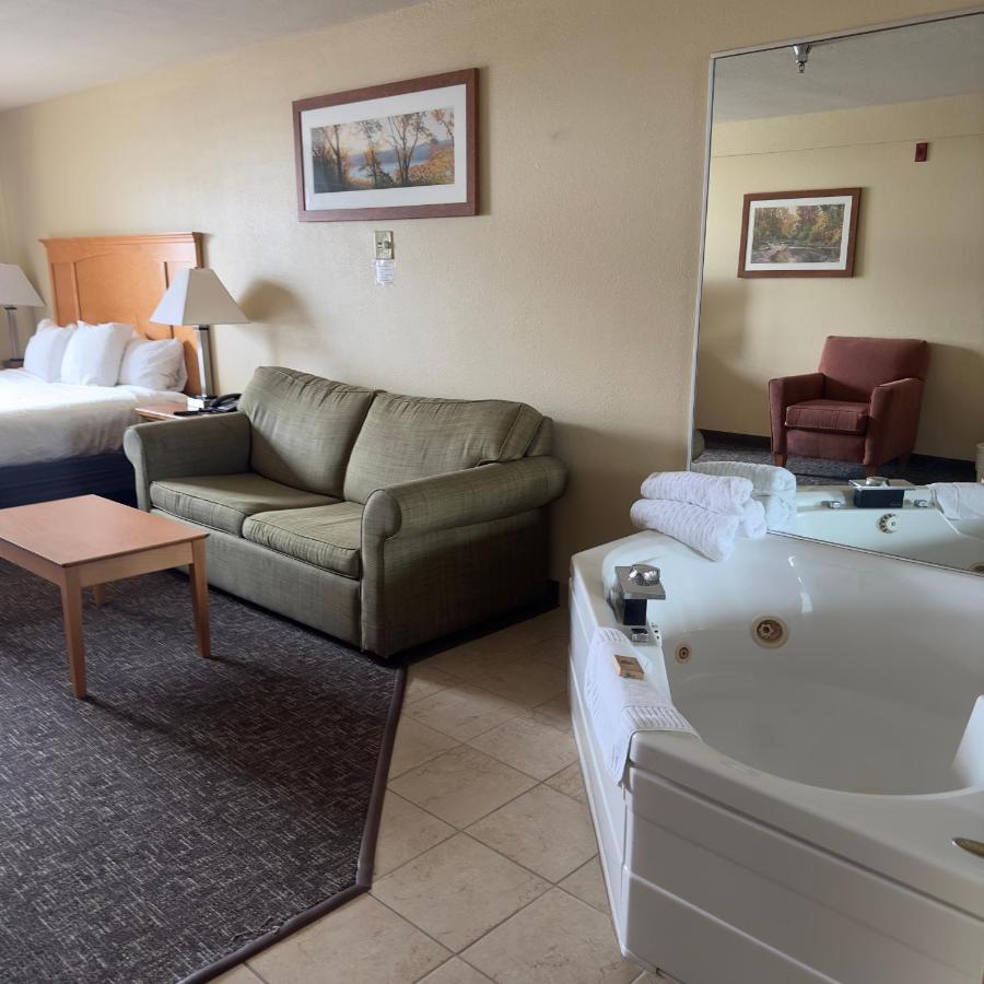 Hotel & Near Spirit Mountain Duluth