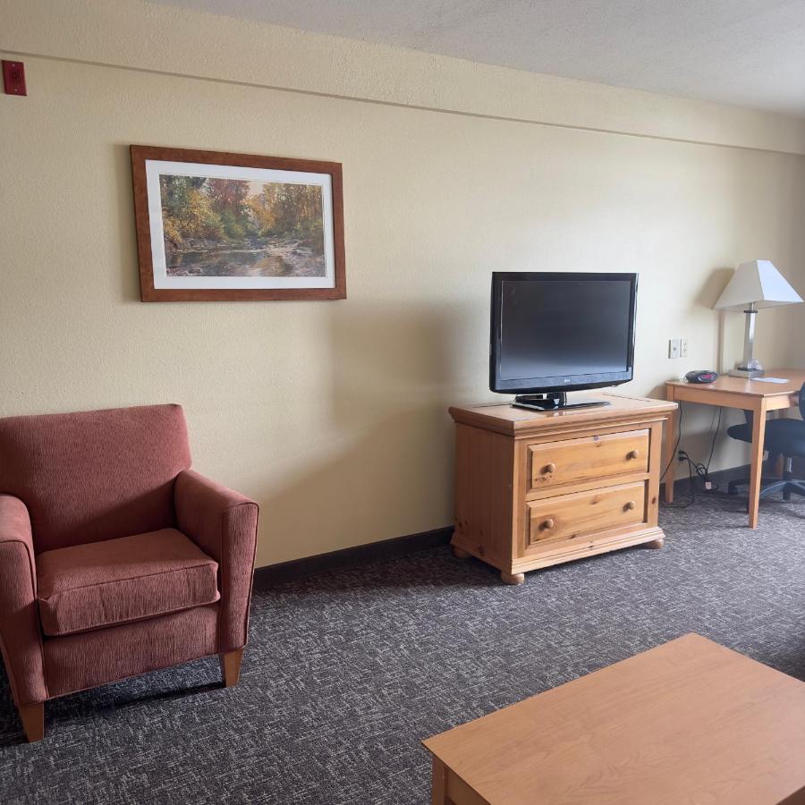 & Near Spirit Mountain Hotel 3*