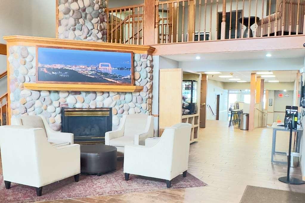 Hotel & Near Spirit Mountain Duluth