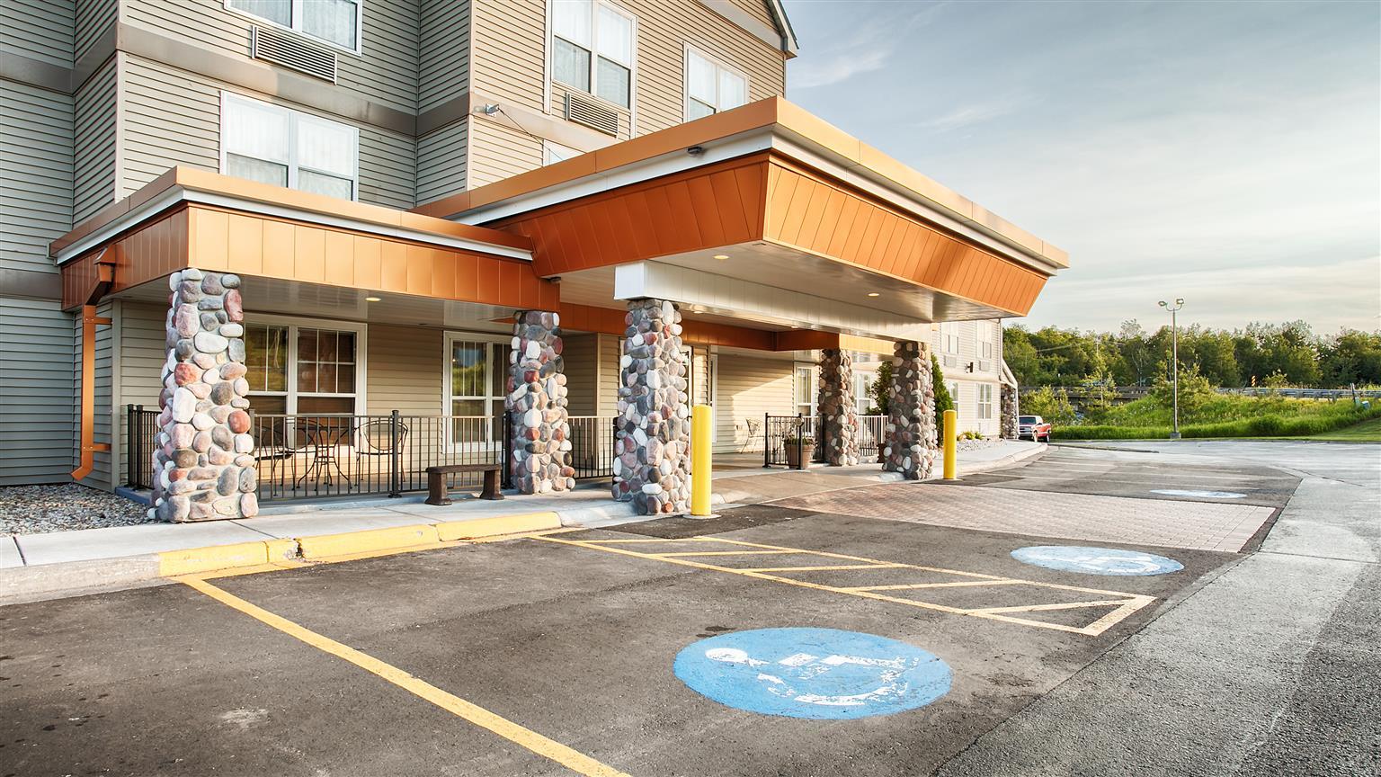 Hotel & Near Spirit Mountain 3*