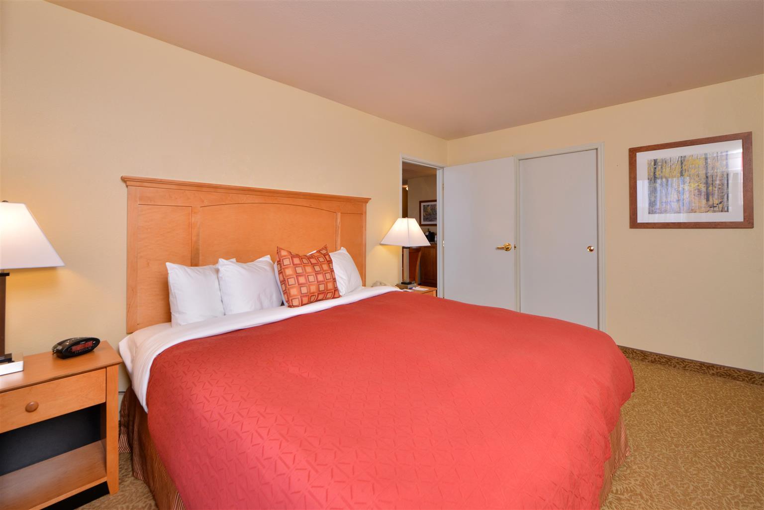 Hotel & Near Spirit Mountain